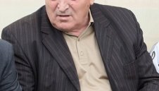 Фиркани фенове нападат Пената