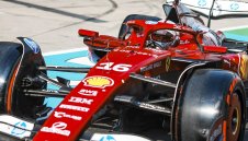 Във Ферари са разбрали защо са бавни 