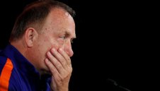 Дик ще излиза от дупката срещу България