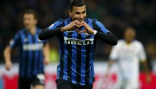 Барса и Реал след защитник на Интер