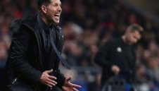 УЕФА наказва Симеоне заради "т*шаците" му