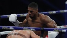 Допинг! Отмениха боя между Джошуа и Уайт