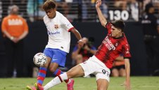 Барса продължава да мачка, тресна и Милан