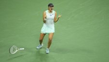 Ига Швьонтек срещу Онс Жабьор на финал на US Open