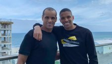 Ривалдиньо ще ги учи на финтове в Мексико