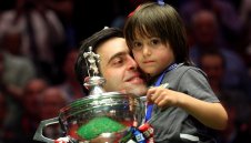 Рони О'Съливън оцеля след катастрофа