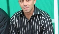 Илиан Илиев остава треньор на Берое