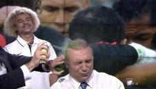 Холандците спасиха Стоичков от епилация