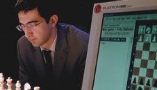 ФИДЕ крие снимките с интернет кабела в тоалетната на Крамник