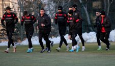 Само осем футболисти тренираха с националния отбор