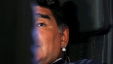 Марадона се колебае: Блатер е или глупак, или крадец