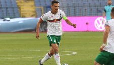 Капитанът на България ще рита в Кипър