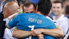 Официално: Юве “върза” Буфон и Киелини