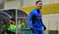 "Убиецът на гиганти" излъга латино Берое, Генчев с дебютна победа