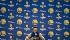 Къри на война срещу президента Тръмп