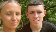 Скандали на плажа: Гаджето на Фодън направи сценка и му се разкрещя