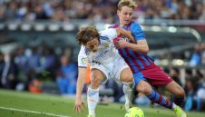 Битката на титаните: Барса и Реал играят днес за Суперкупата