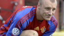 ОФИЦИАЛНО: Иван Иванов-Русия подписа с Локо Пловдив