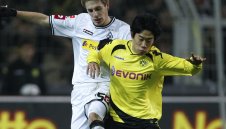 Закъсалите шваби ще пазаруват от двете Борусии 