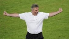 Предлагат руско гражданство на Хидинк