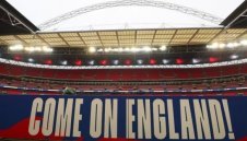 Трима играчи на Портсмут с коронавирус