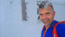 Лошото време спря търсенето на Боян Петров, хеликоптерите кацнаха