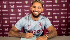 Цел на Арсенал ще остане в Астън Вила