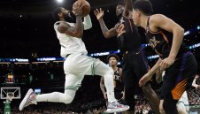 Бостън се изложи срещу Финикс