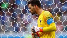 Лорис изчетка белгийците