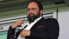 Босът на Олимпиакос прати играчите в почивка 3 мача преди края на сезона