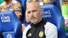 От Челси хвърлиха око на боса на Лисиците