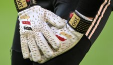 70-годишен вратар ще пази в Испания