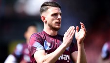 Чуковете пускат звезда срещу 120 милиона паунда