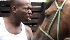 Гангстери заплашиха с убийство Тино Асприля