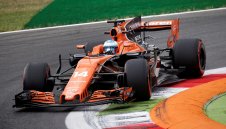 Алонсо получи жестоко наказание за смяна на двигател