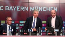 Хайнкес сравни Хьонес и Румениге с древногръцки богове