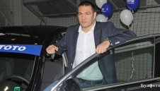 Навиват американец за мач с Кобрата