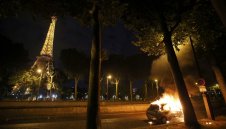 Безредици в Париж, французите полудяха