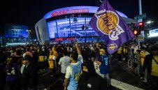 Страхотна новина! Пускат фенове на мачовете в Калифорния