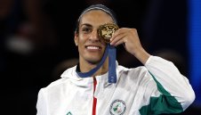 Мъжкото  момиче Имане Хелиф триумфира със златото на Париж 2024