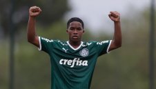 Барса започна преговори с топ талант