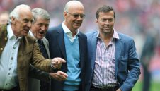 Байерн има 14 класни играчи. Другите не стават и за Дортмунд