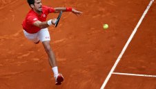 Ноле помете Агут и е на 1/4-финал