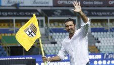 Бившата Буфон отрече да е правила секс за пари + СНИМКИ 