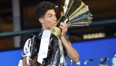 France Football: Коронавирусът спрял Кристиано Роналдо за ПСЖ