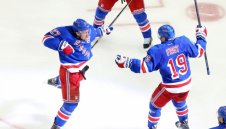 Райнджърите мушнаха четири парцала на Калгари