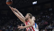 Нищо ново. Везенков пак най-добър за Олимпиакос