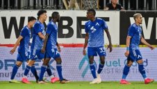 Нидерландец надува свирката на  Айнтрахт Франкфурт - Левски