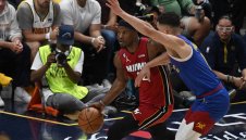 Горещите с отрицателен рекорд, Джими Бътлър обеща подобрение