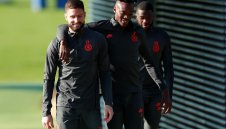 Лион ще спасява Жиру от пейката в Челси през зимата